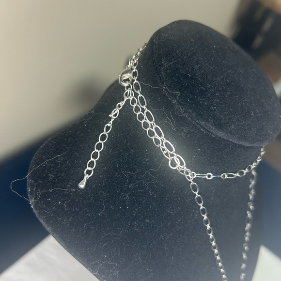 Elegant Snowflake Obsidian Pendant Necklace - Picture 3 of 5